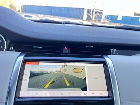 Used 2020 Land Rover Discovery Sport S image 17