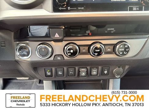 Used 2018 Toyota Tacoma TRD Off-Road image 31