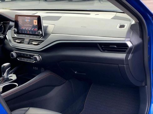 Used 2025 Nissan Altima 2.5 SR image 18