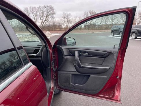 Used 2016 Chevrolet Traverse LT w/ Style and Technology Package image 31