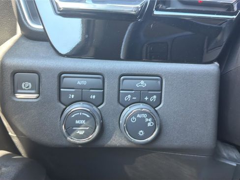 Used 2023 Chevrolet Silverado 1500 LT image 13