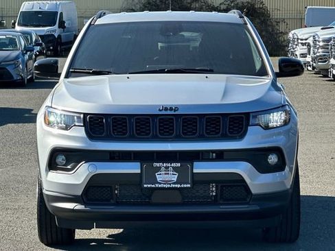 New 2026 Jeep Compass Latitude image 9