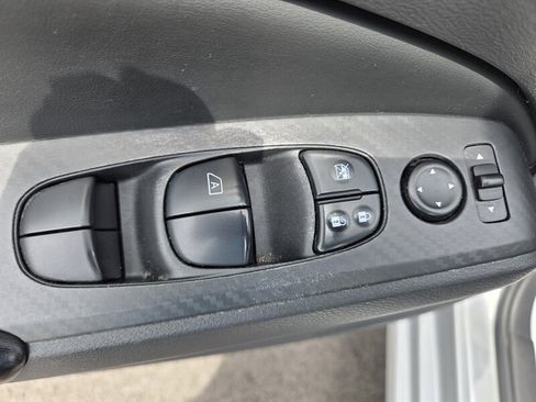 Used 2024 Nissan Altima 2.5 S FWD image 13