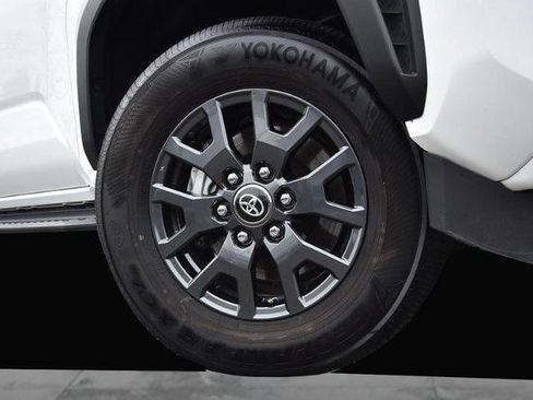 Used 2025 Toyota 4Runner 4WD image 3