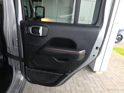 Used 2018 Jeep Wrangler Unlimited Rubicon w/ Dual Top Group image 11