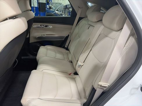 Used 2022 Genesis GV70 2.5T w/ Advanced Package image 13