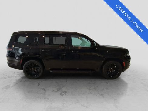 Used 2024 Jeep Wagoneer Series II image 9