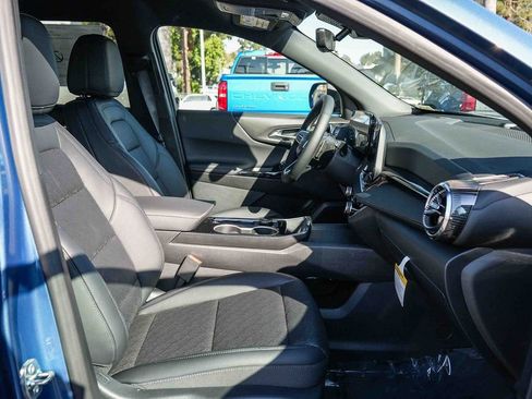 New 2026 Chevrolet Equinox LT w/ Convenience Package II FWD image 16