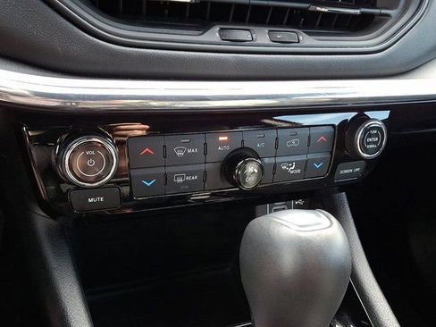 Certified 2022 Jeep Compass Limited image 19