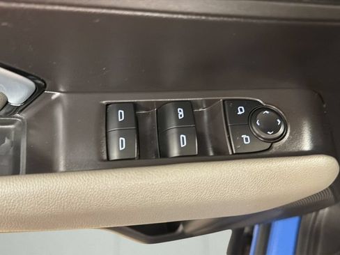 Used 2025 Chevrolet Colorado ZR2 w/ Technology Package AWD/4WD image 15