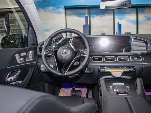 Certified 2026 Mercedes-Benz GLS 450 4MATIC image 16