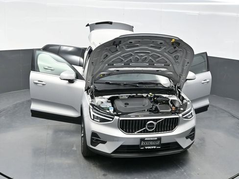 Used 2025 Volvo XC40 B5 Plus AWD/4WD image 39