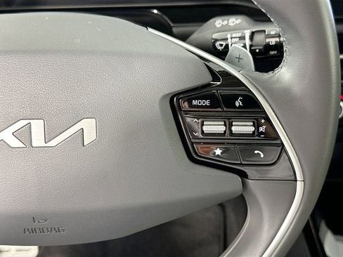 Used 2023 Kia Niro EX Touring FWD image 24