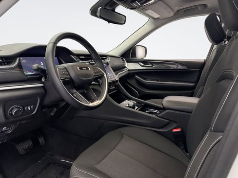 Used 2022 Jeep Grand Cherokee L Laredo w/ Luxury Tech Group I image 10