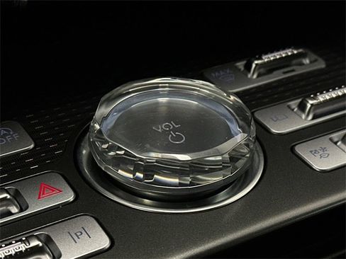 Used 2024 Lincoln Nautilus Premier w/ Jet Appearance Package image 28