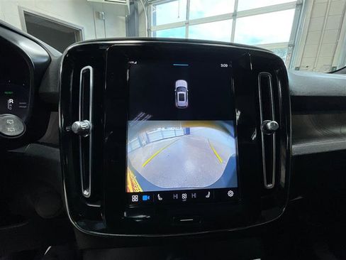 Used 2023 Volvo XC40 Recharge Plus AWD/4WD image 15