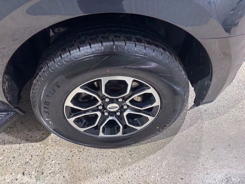 Used 2024 Ford Expedition XLT image 11