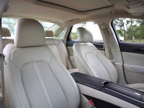 Used 2013 Lincoln MKZ AWD image 18