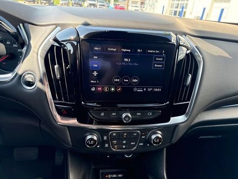 Used 2023 Chevrolet Traverse LT AWD/4WD image 16