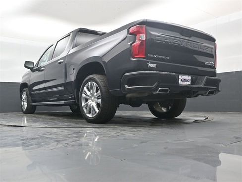 Used 2022 Chevrolet Silverado 1500 High Country w/ High Country Premium Package image 41