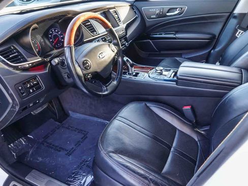 Used 2017 Kia K900 Luxury image 16