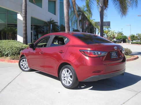Used 2017 Toyota Yaris iA FWD image 4