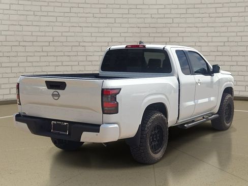 Certified 2025 Nissan Frontier SV w/ SV Convenience Package RWD image 5