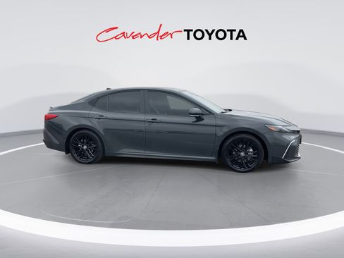 Used 2026 Toyota Camry SE w/ Convenience Package image 9