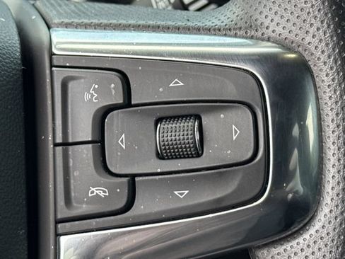 Used 2025 Chevrolet Blazer LT AWD/4WD image 25