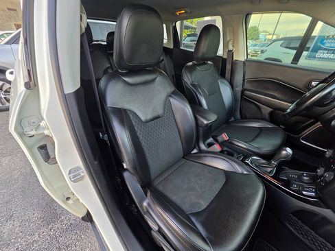 Used 2021 Jeep Compass Latitude AWD/4WD image 2