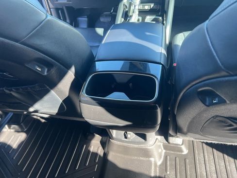 Used 2022 Kia Telluride LX image 18