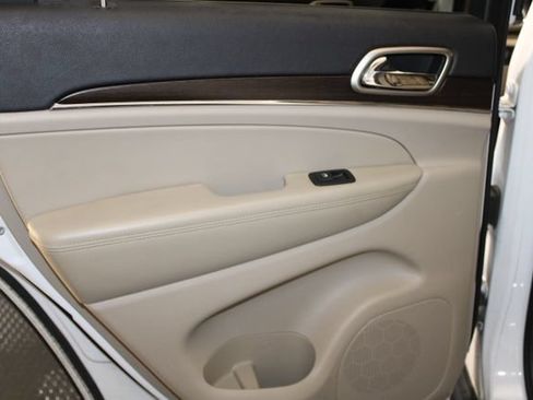 Used 2014 Jeep Grand Cherokee Limited AWD/4WD image 25