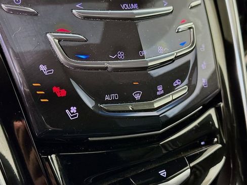 Used 2019 Cadillac Escalade Platinum image 16