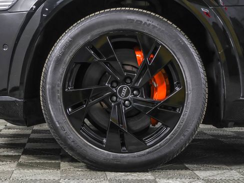 Used 2021 Audi e-tron Premium w/ Convenience Plus Package image 25