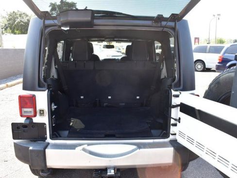 Used 2018 Jeep Wrangler Unlimited Sahara w/ Connectivity Group AWD/4WD image 8
