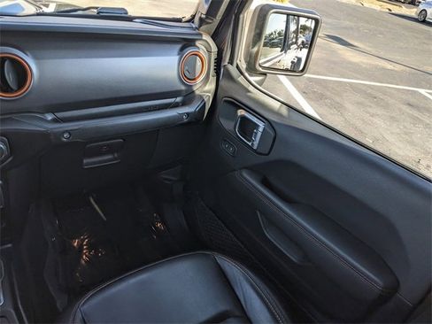 Certified 2022 Jeep Gladiator Mojave w/ Cold Weather Group image 13