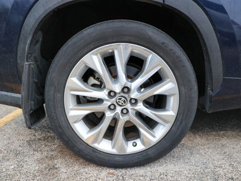 Used 2020 Toyota Highlander Limited image 14