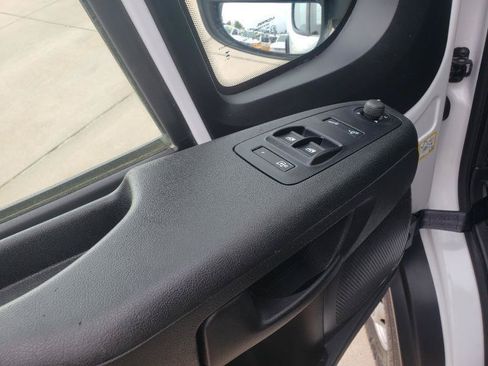 Used 2025 RAM ProMaster 2500 w/ Convenience Group FWD image 21