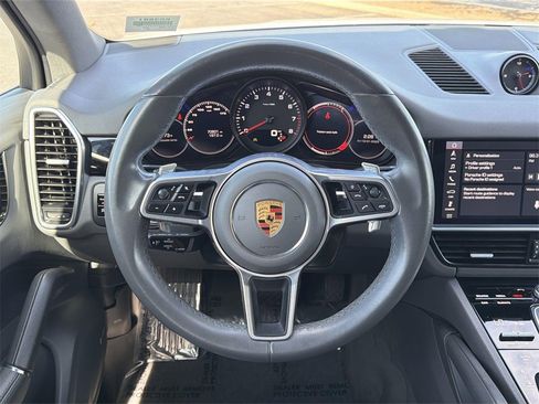 Used 2020 Porsche Cayenne image 8