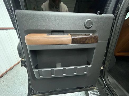 Used 2015 Ford F250 Platinum w/ FX4 Off-Road Package image 9