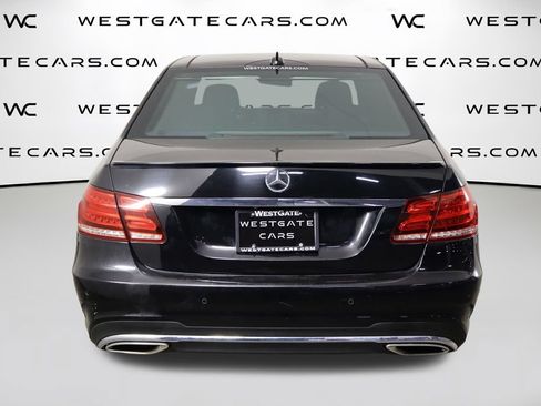 Used 2014 Mercedes-Benz E 550 4MATIC Sedan image 4