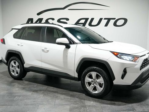 Used 2021 Toyota RAV4 XLE image 7