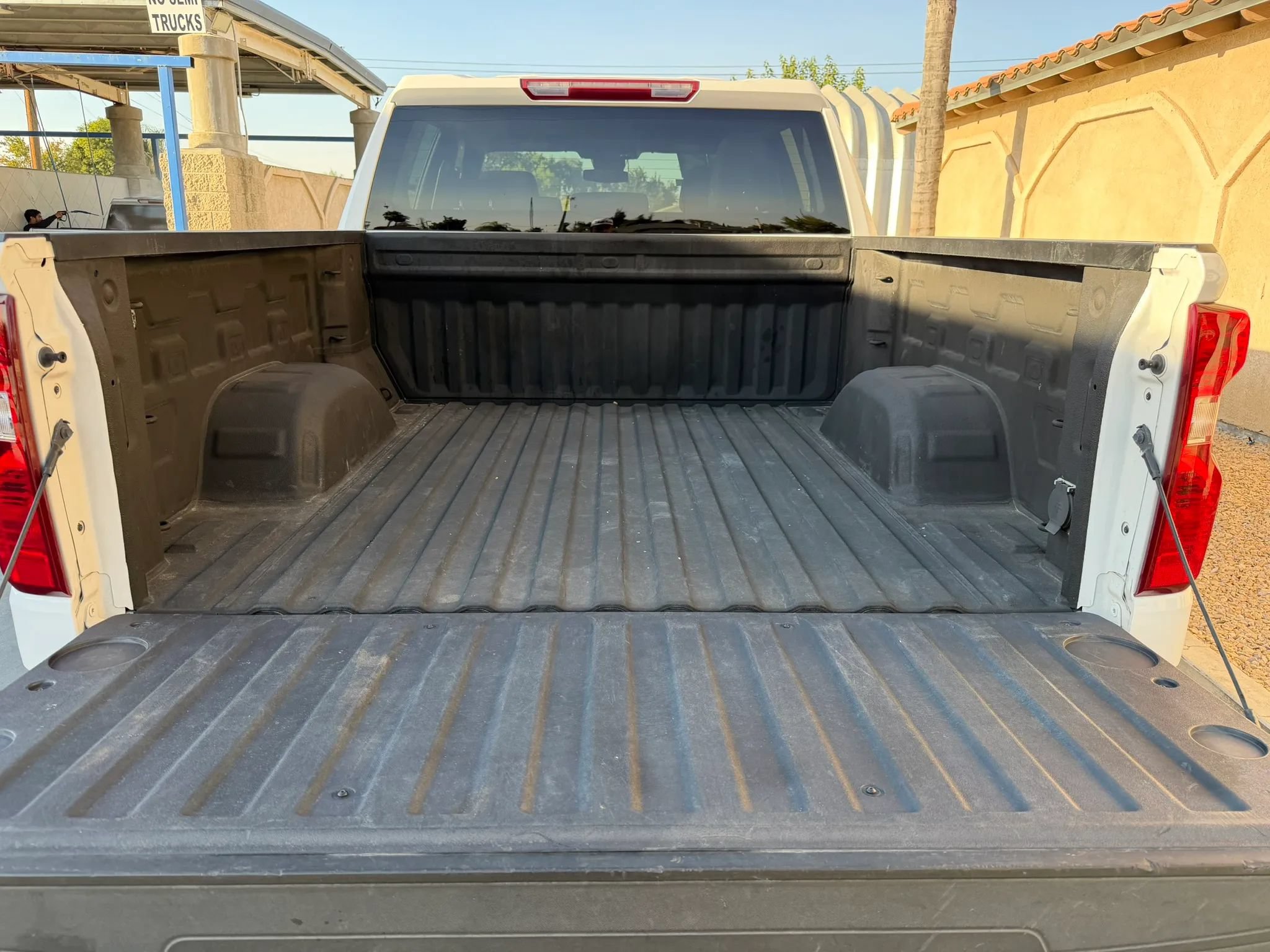 Used 2023 Chevrolet Silverado 1500 LT AWD/4WD image 14