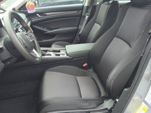 Used 2019 Honda Accord LX image 18