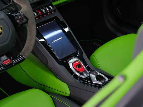 Used 2023 Lamborghini Huracan EVO RWD image 9