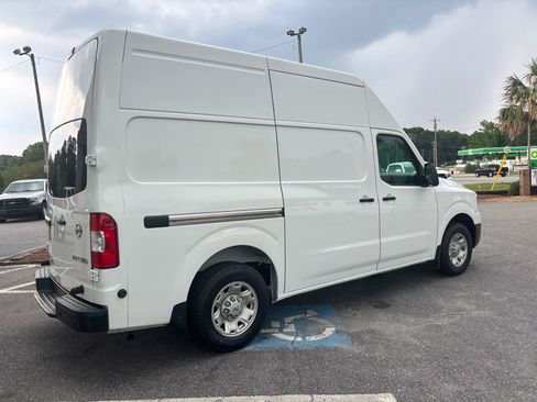 Used 2021 Nissan NV 2500 SV w/ Back Door Glass Package RWD image 15
