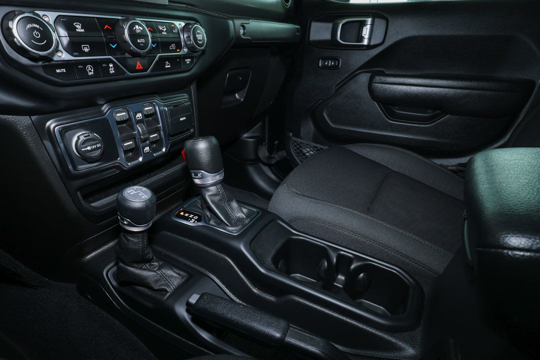 Used 2023 Jeep Gladiator Sport AWD/4WD image 14