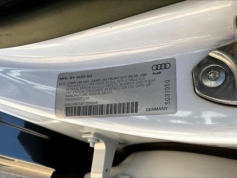 Used 2023 Audi e-tron GT Premium Plus image 35