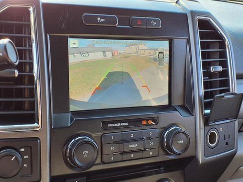 Used 2017 Ford F250 XLT w/ XLT Value Package image 7