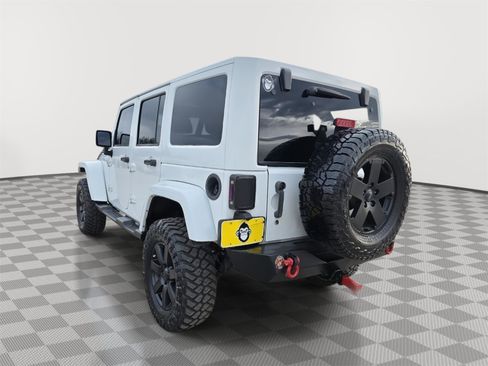 Used 2013 Jeep Wrangler Unlimited Sahara w/ Connectivity Group AWD/4WD image 6